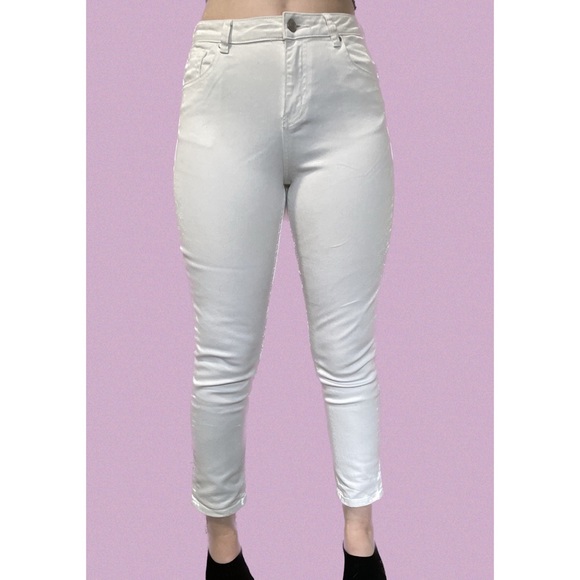Super Cute White Jeans!! - Picture 1 of 5